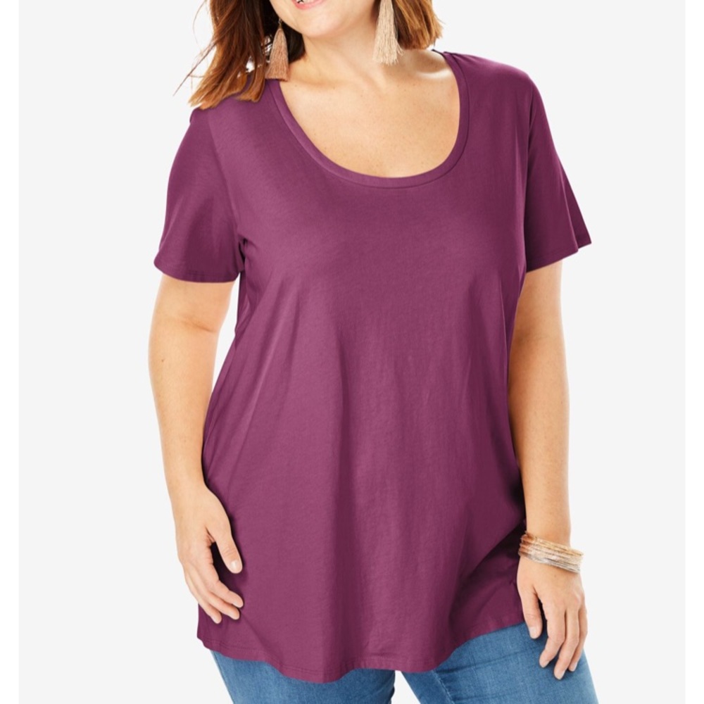 *NWT* Plus Size Scoopneck Tee